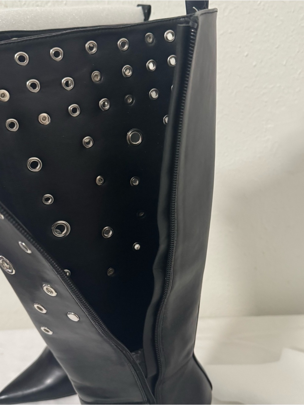 NWOR Women’s Size 5.5 Black Grommet Stud Details Knee-High Stiletto Boots - Picture 10 of 11